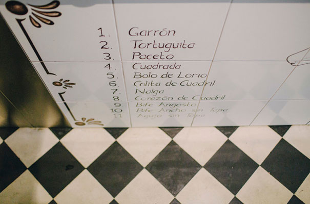 jardine-botanic-orange-peach-roses-bride-flowers-greek-wedding48