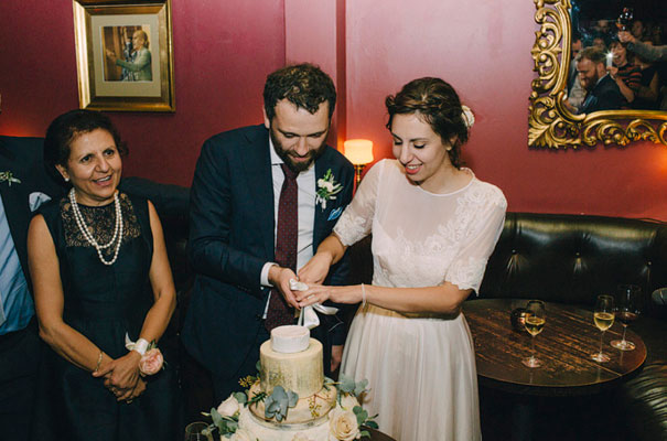 jardine-botanic-orange-peach-roses-bride-flowers-greek-wedding53