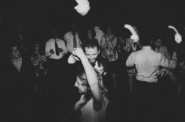 jardine-botanic-orange-peach-roses-bride-flowers-greek-wedding56