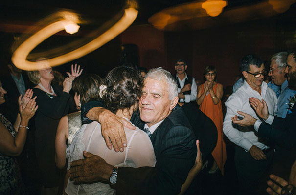 jardine-botanic-orange-peach-roses-bride-flowers-greek-wedding57