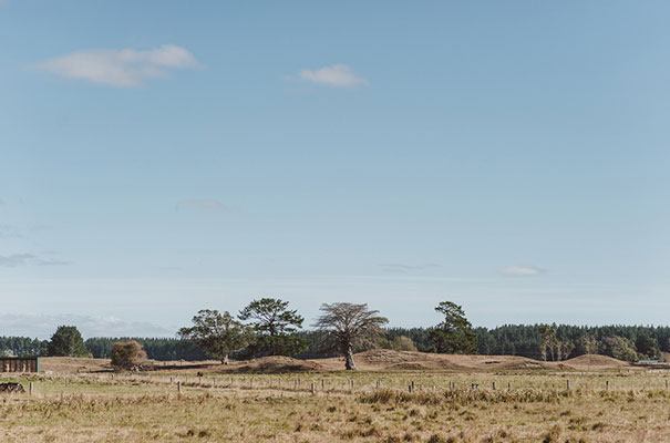 new-zealand-wedding-photographer-barn-boho-diy-bride38