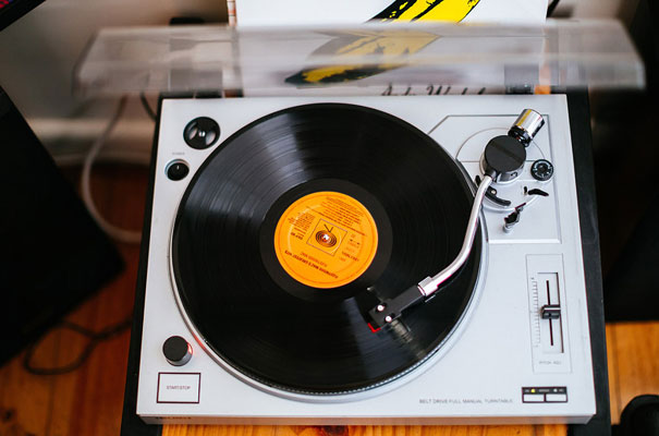 retro-rock-n-roll-bride-melbourne-wedding-vintage-dress5