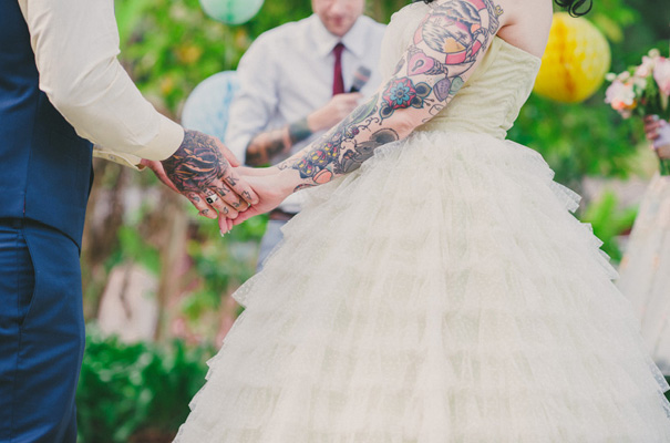 rock-n-roll-retro-vintage-bride-bright-backyard-wedding13