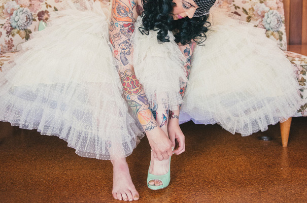 rock-n-roll-retro-vintage-bride-bright-backyard-wedding3