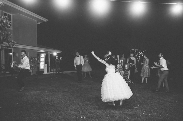 rock-n-roll-retro-vintage-bride-bright-backyard-wedding36