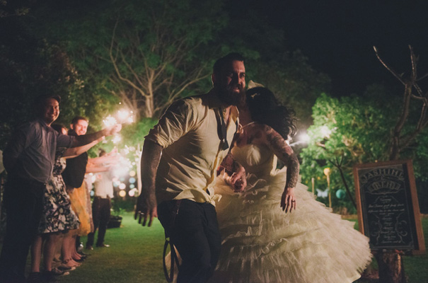 rock-n-roll-retro-vintage-bride-bright-backyard-wedding39