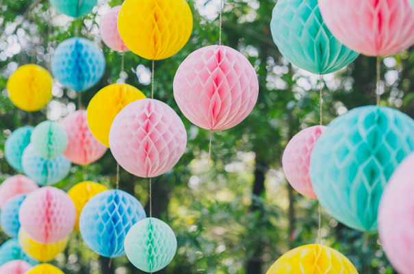 rock-n-roll-retro-vintage-bride-bright-backyard-wedding6