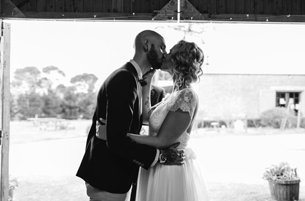 barn-grace-loves-lace-food-trunk-wedding-reception11