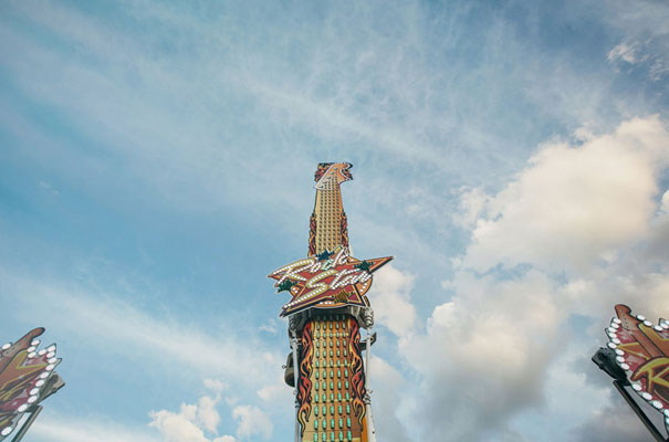 circus-country-fair-ekka-engagement-photo-shoot-ideas17