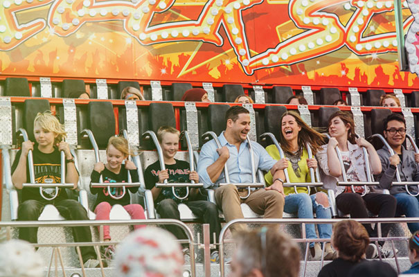 circus-country-fair-ekka-engagement-photo-shoot-ideas18