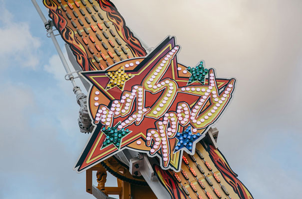 circus-country-fair-ekka-engagement-photo-shoot-ideas20