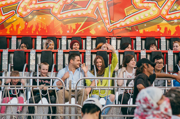 circus-country-fair-ekka-engagement-photo-shoot-ideas21