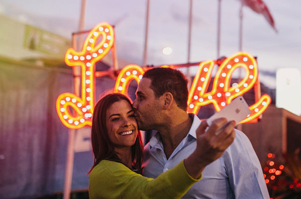 circus-country-fair-ekka-engagement-photo-shoot-ideas29