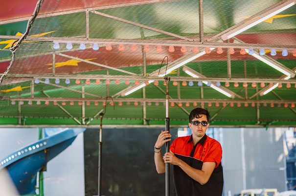 circus-country-fair-ekka-engagement-photo-shoot-ideas4