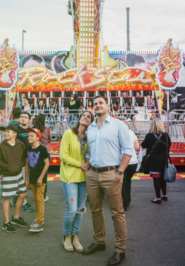country-fair-ekka-engagement-photo-shoot-ideas3