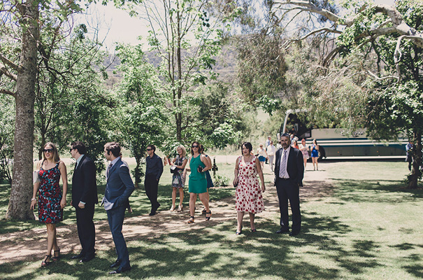 country-victoria-wedding-long-table-bright-inspiration16