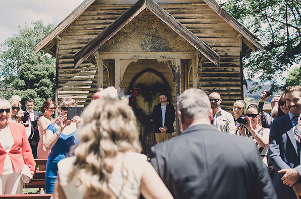 country-victoria-wedding-long-table-bright-inspiration21