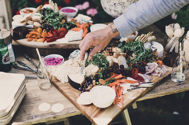 country-victoria-wedding-long-table-bright-inspiration32