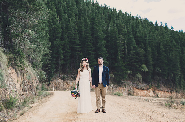 country-victoria-wedding-long-table-bright-inspiration40