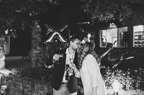 country-victoria-wedding-long-table-bright-inspiration90