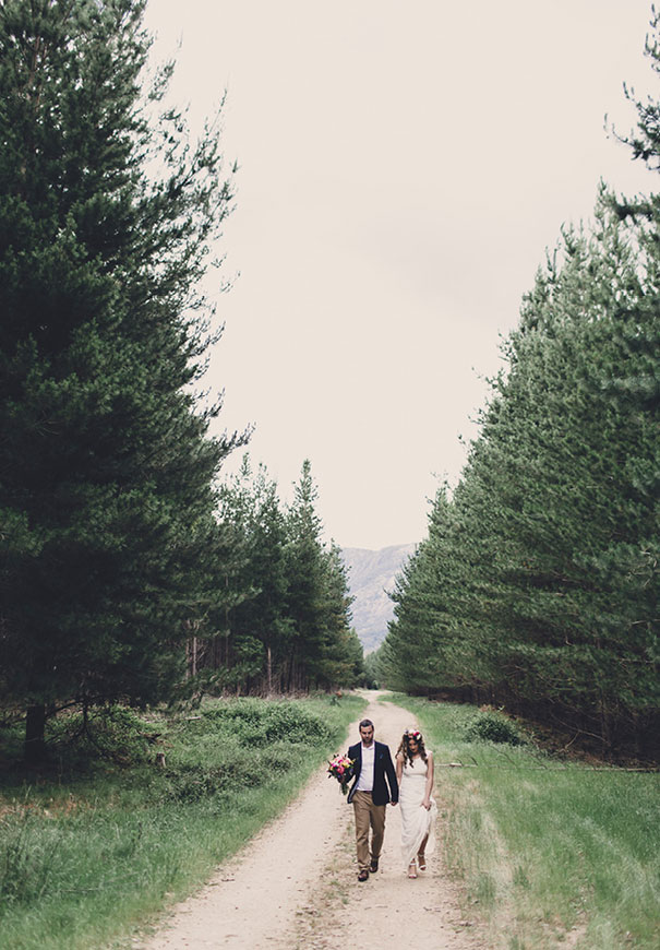 eric-ronald-country-victoria-wedding-long-table-bright-inspiration311