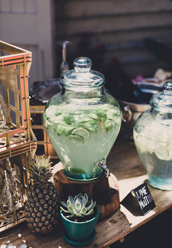 eric-ronald-country-victoria-wedding-long-table-bright-inspiration34