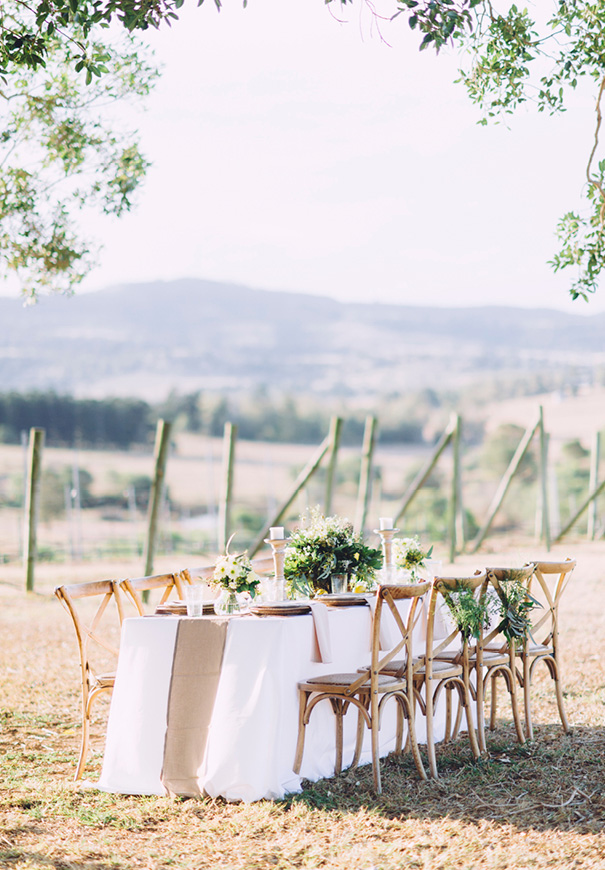 QLD-garden-outdoor-relaxed-wedding-inspiration-daisies-yellow3