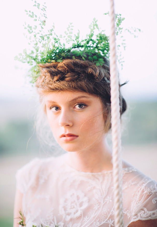 QLD-garden-outdoor-relaxed-wedding-inspiration-daisies-yellow35