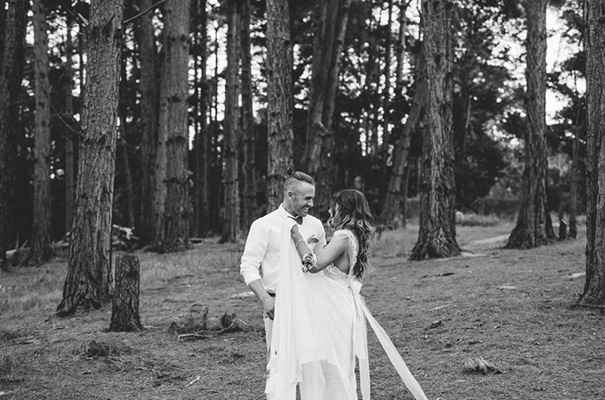 barefoot-sandals-anna-campbell-wedding-dress11