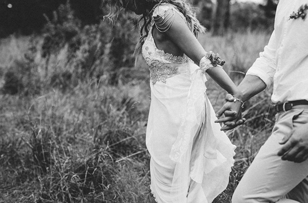 barefoot-sandals-anna-campbell-wedding-dress15