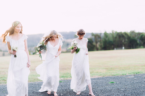 boho-gypsy-garden-outdoor-relaxed-wedding-inspiration-daisies-yellow15