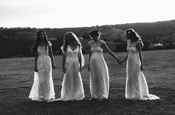 boho-gypsy-garden-outdoor-relaxed-wedding-inspiration-daisies-yellow26