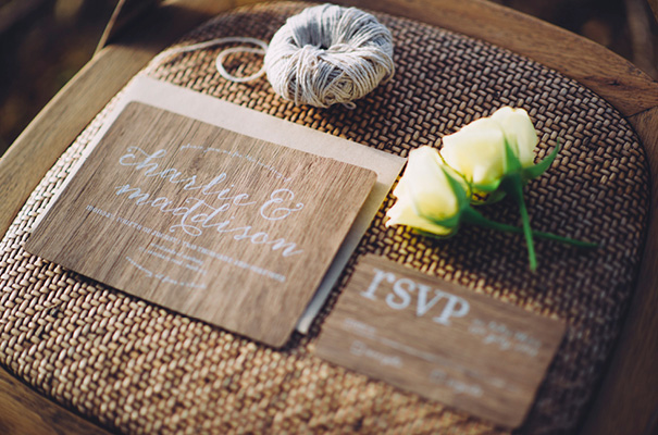 boho-gypsy-garden-outdoor-relaxed-wedding-inspiration-daisies-yellow3