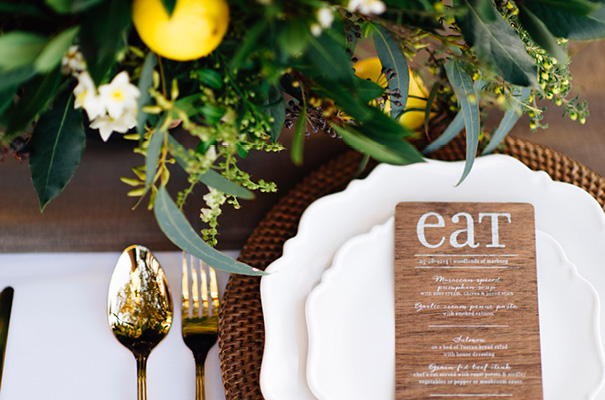 boho-gypsy-garden-outdoor-relaxed-wedding-inspiration-daisies-yellow7