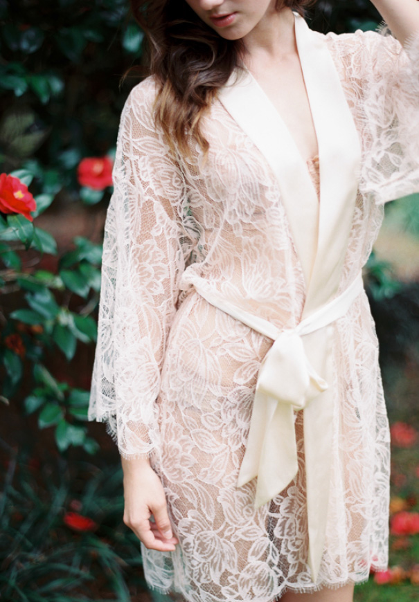 bridal-lingerie-boudoir-wedding-lace-robe-bridal-party4