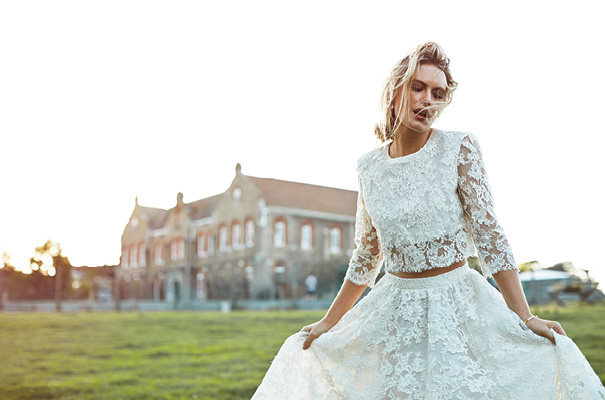 country-farm-bride-rm-williams-boots-barn-wedding