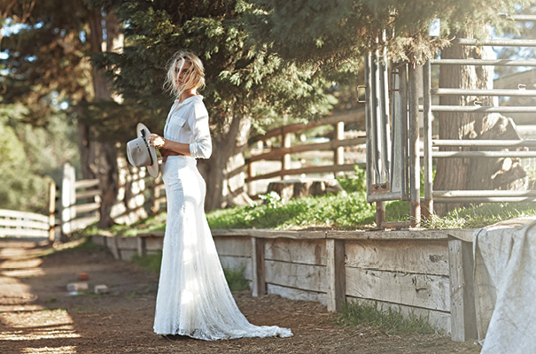 country-farm-bride-rm-williams-boots-barn-wedding2