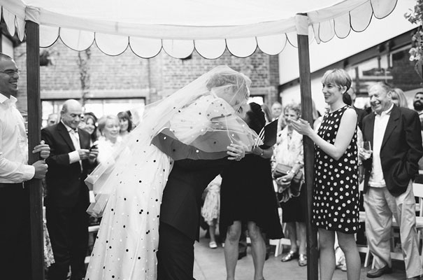 lara-hotz-sun-studios-fun-cool-jewish-wedding17