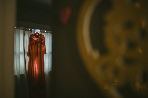 vietnamese-wedding-red-bridal-gown