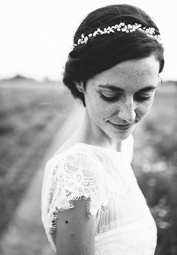 USA-anna-campbell-wedding-dress-maine-country-lakeside-wedding43