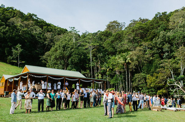 jenny-packham-bride-country-barn-diy-wedding14