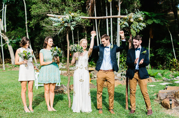 jenny-packham-bride-country-barn-diy-wedding19