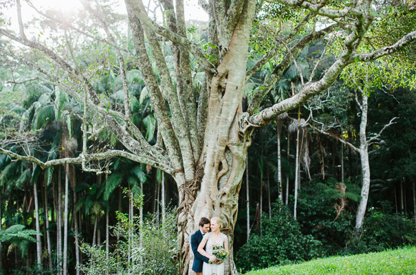 jenny-packham-bride-country-barn-diy-wedding29