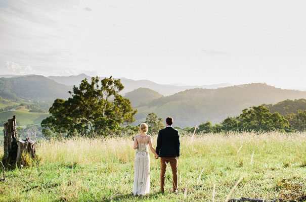 jenny-packham-bride-country-barn-diy-wedding32