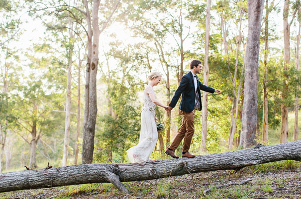 jenny-packham-bride-country-barn-diy-wedding37