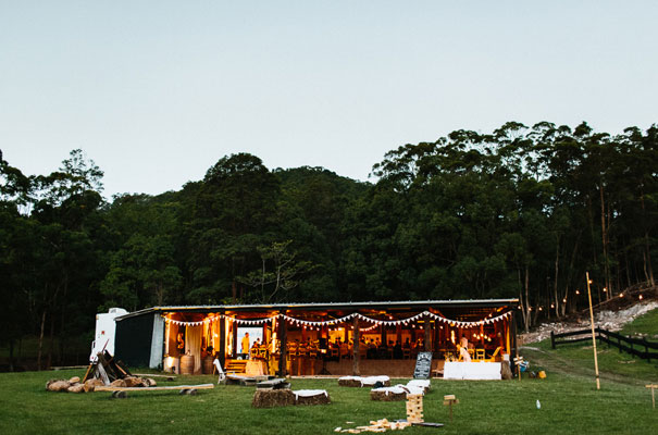 jenny-packham-bride-country-barn-diy-wedding41