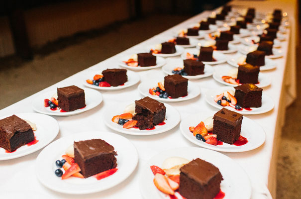 jenny-packham-bride-country-barn-diy-wedding45