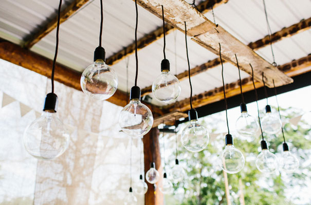 jenny-packham-bride-country-barn-diy-wedding6