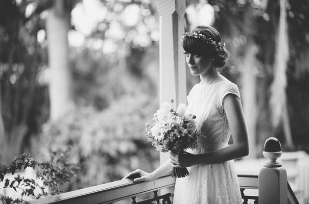 yellow-country-vintage-lace-dress-daisies-wedding-jess-jackson12