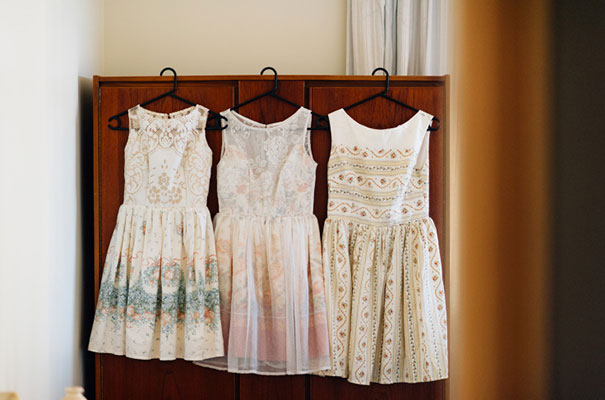 yellow-country-vintage-lace-dress-daisies-wedding-jess-jackson2